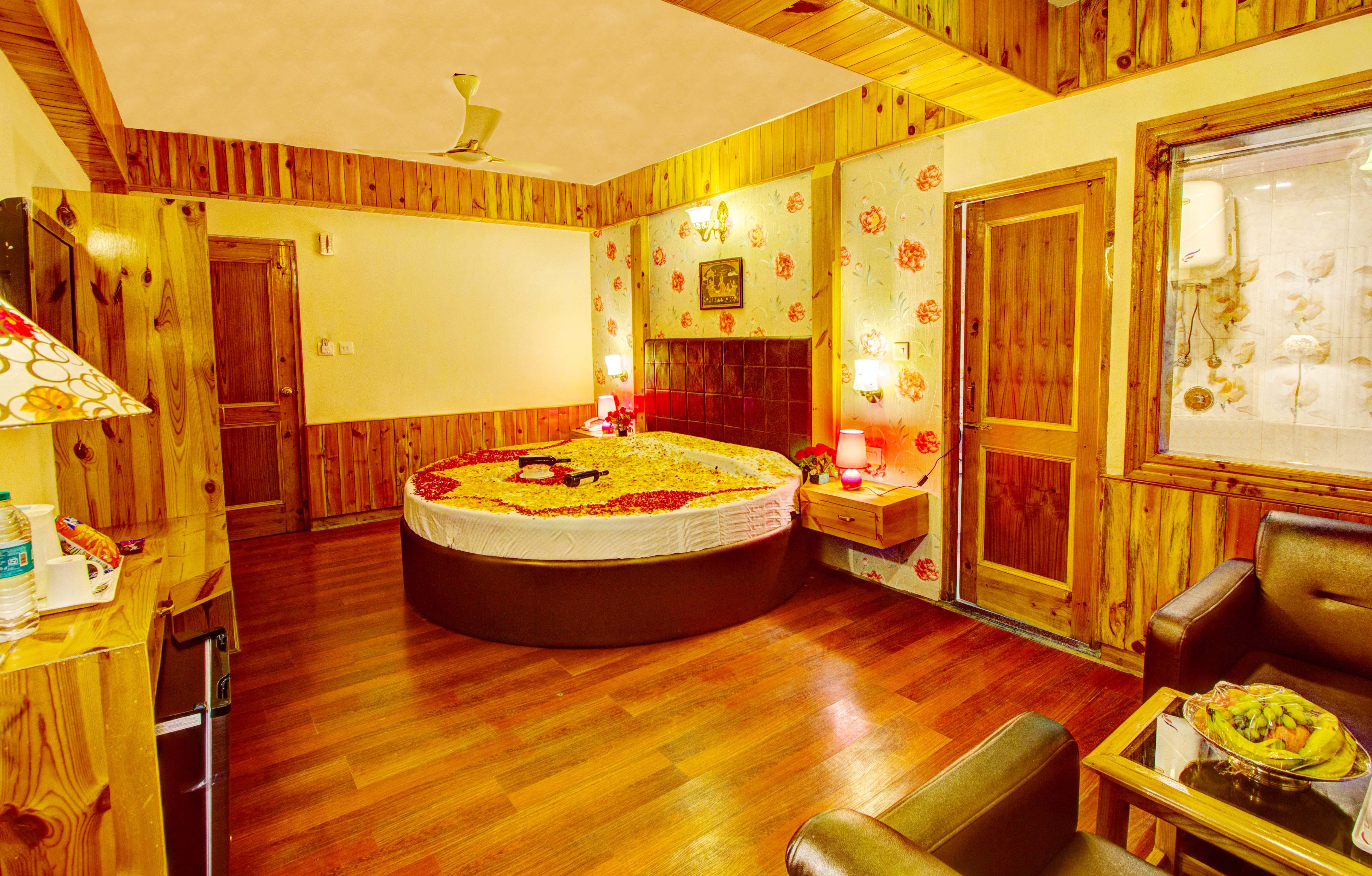 honeymoon-suite-03