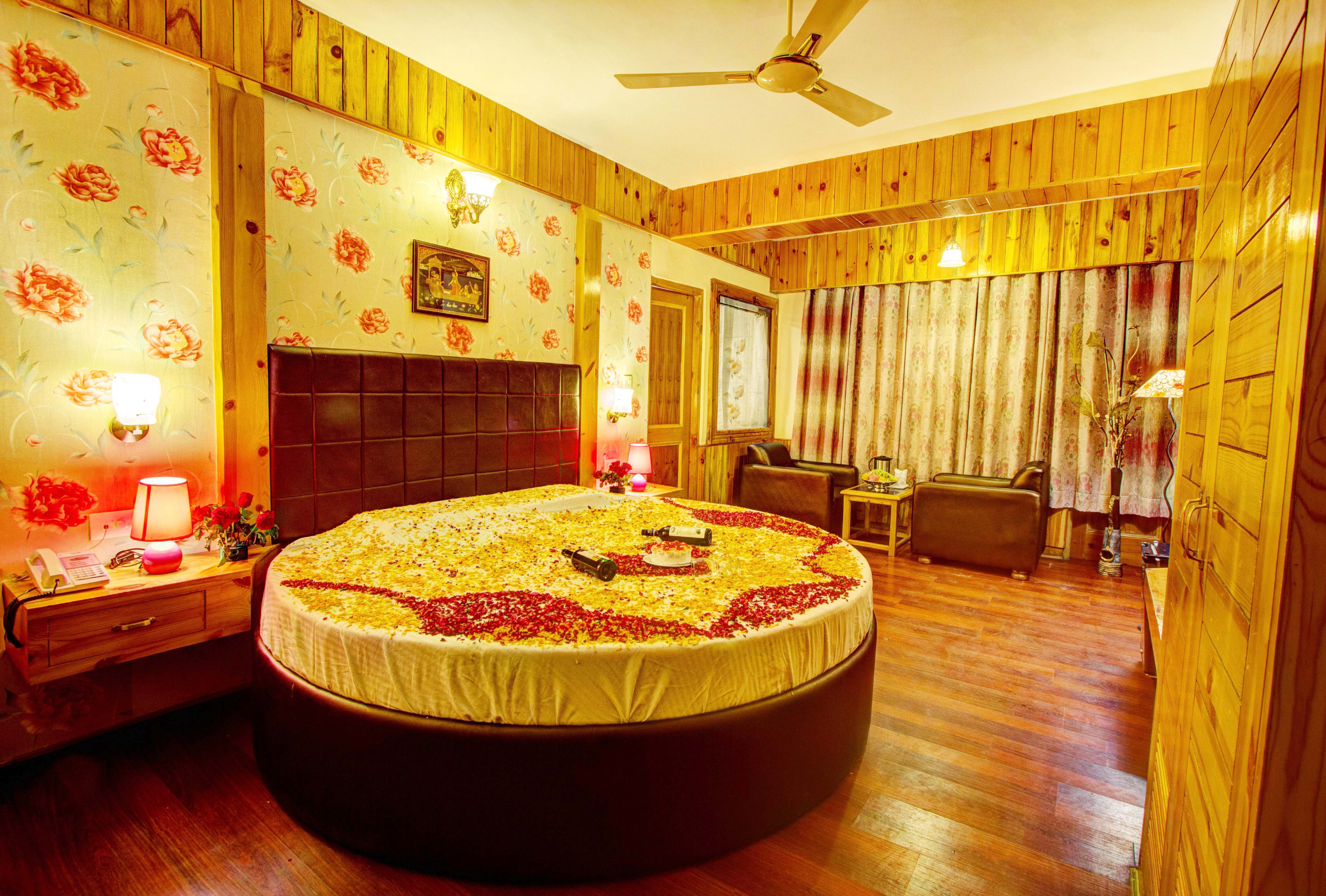 honeymoon-suite-04