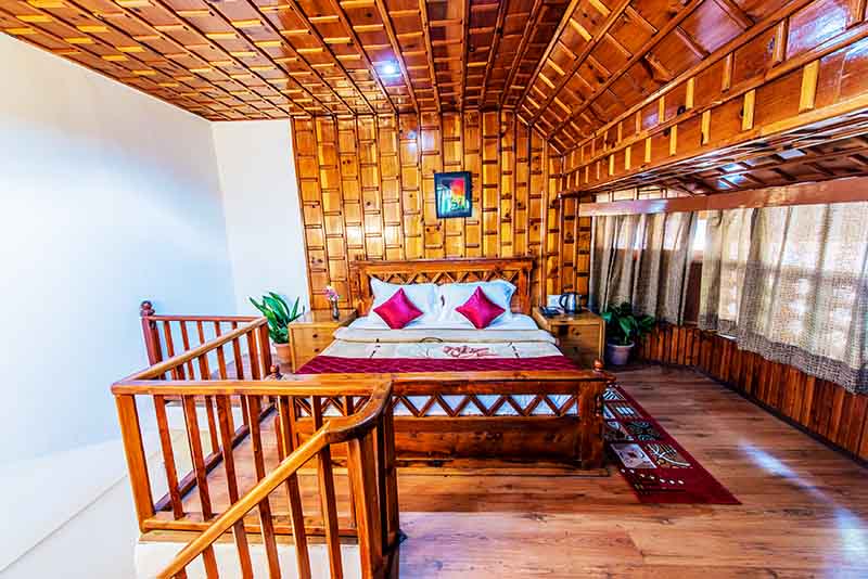 Duplex_Upstair_Room
