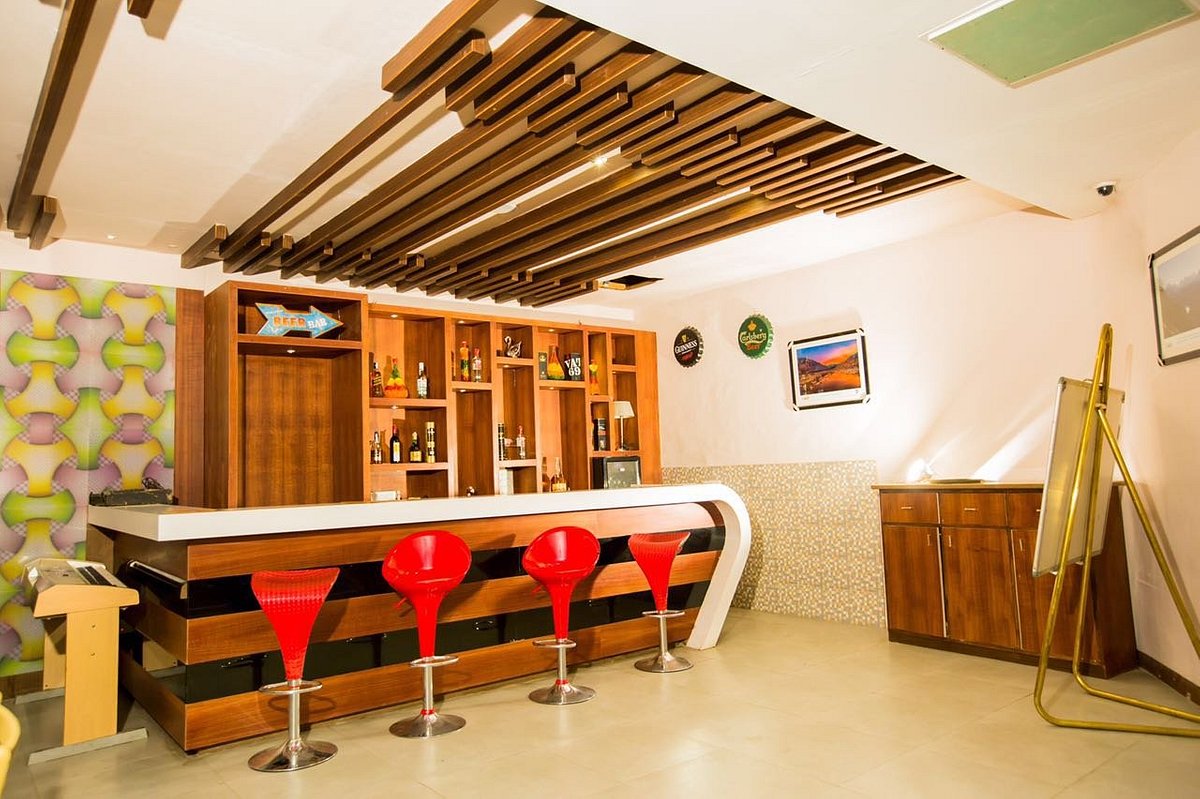 bar