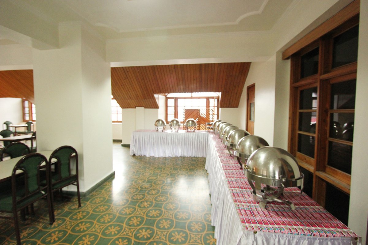 hotel-snow-view-manali (1)