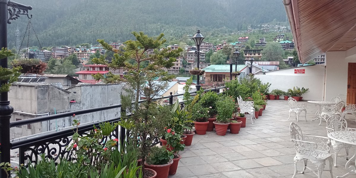 hotel-snow-view-manali (4)
