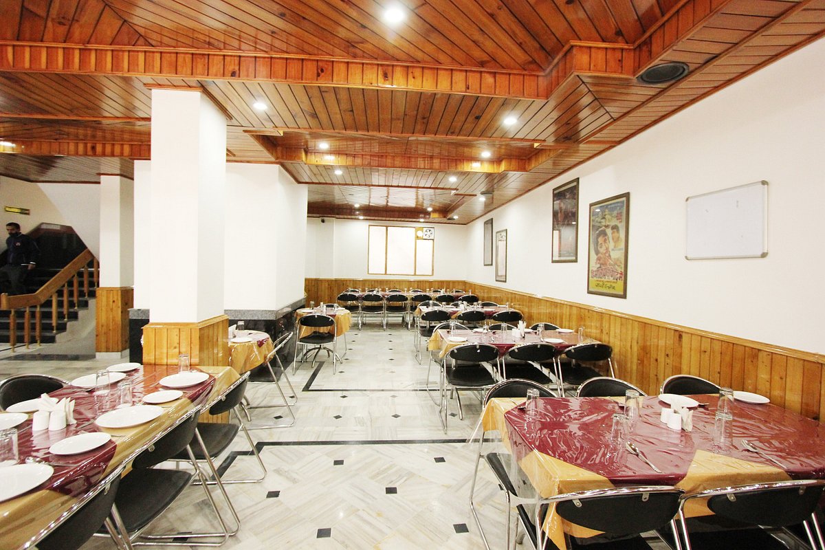 hotel-snow-view-manali