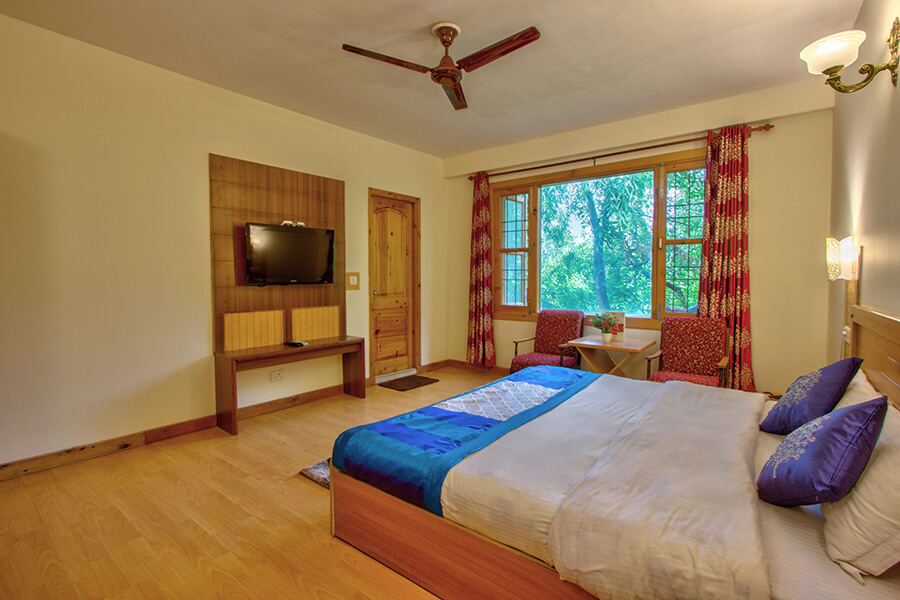 woodstock-inn-deluxe-room-1