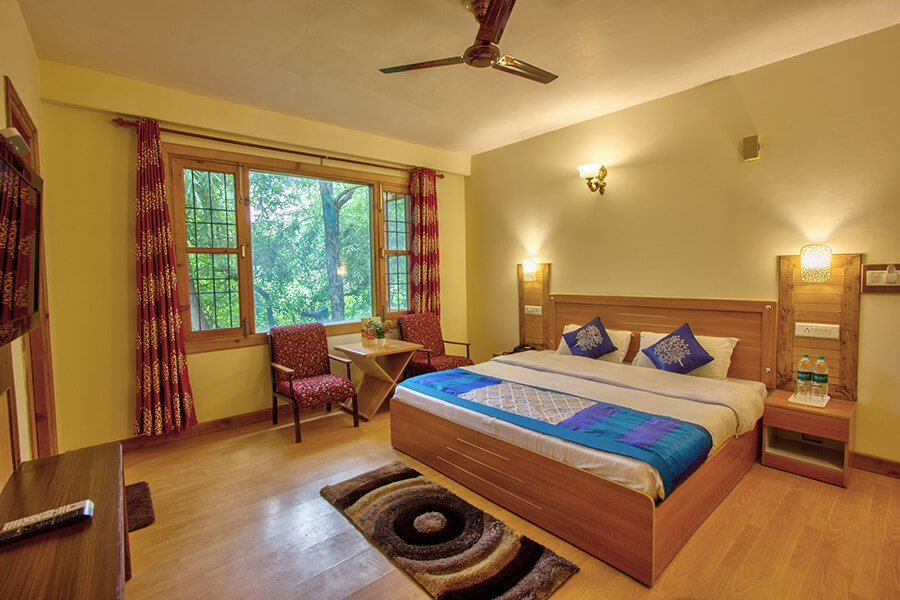 woodstock-inn-deluxe-room-2