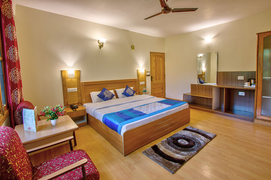 woodstock-inn-deluxe-room-3