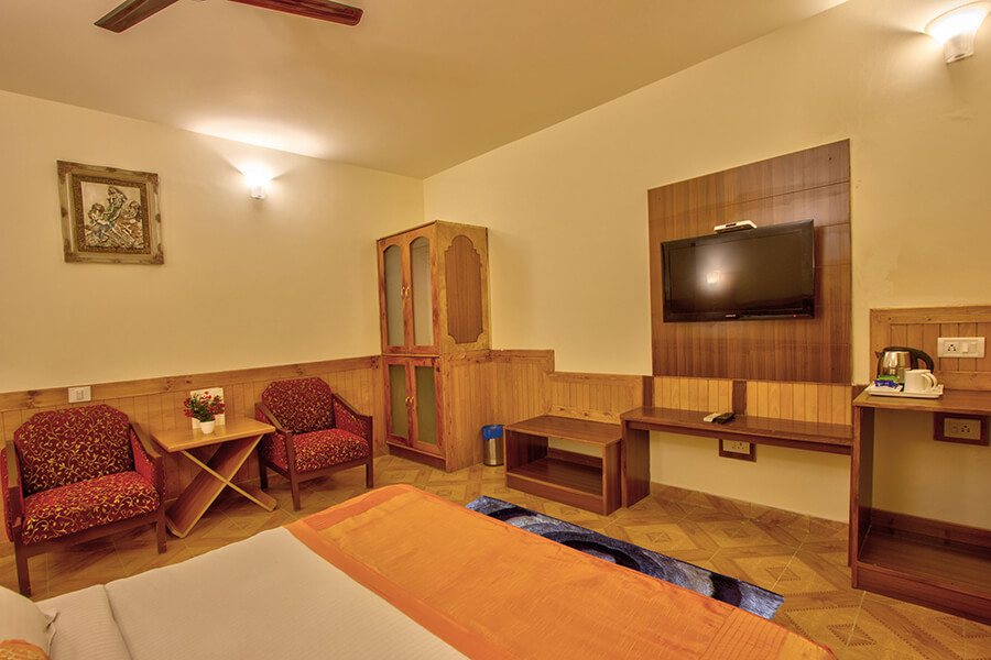 woodstock-inn-economy-room-4
